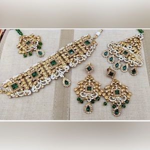 HEAVY GREEN BRIDAL CHOKER SET